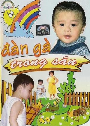 Đàn Gà Trong Sân